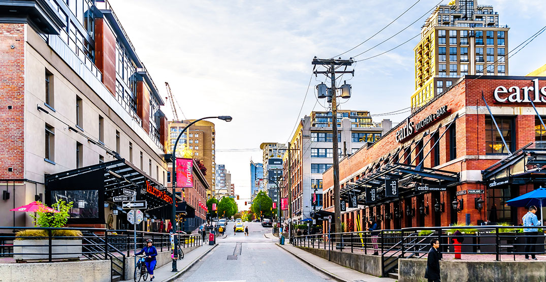 Exploring Yaletown Seawall with e-scooter and e-bike